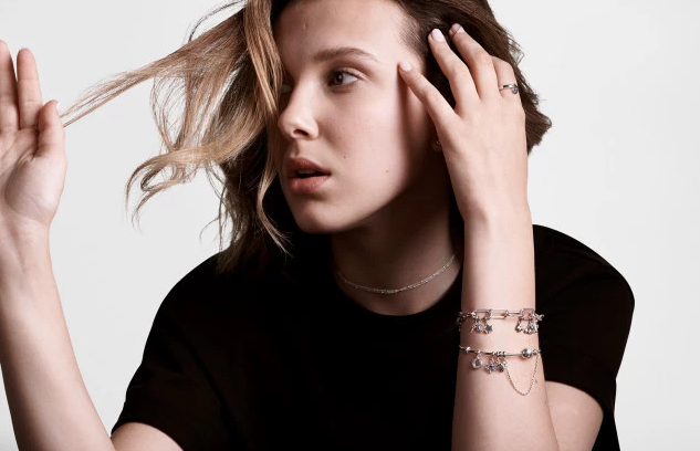 Curiosidades de 'Stranger Things': Millie Bobby Brown, Once